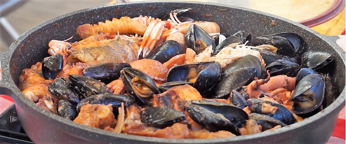 Sagra del Cacciucco a Badia Pozzeveri: Un’Esplosione di Sapori tra Mare e Tradizione