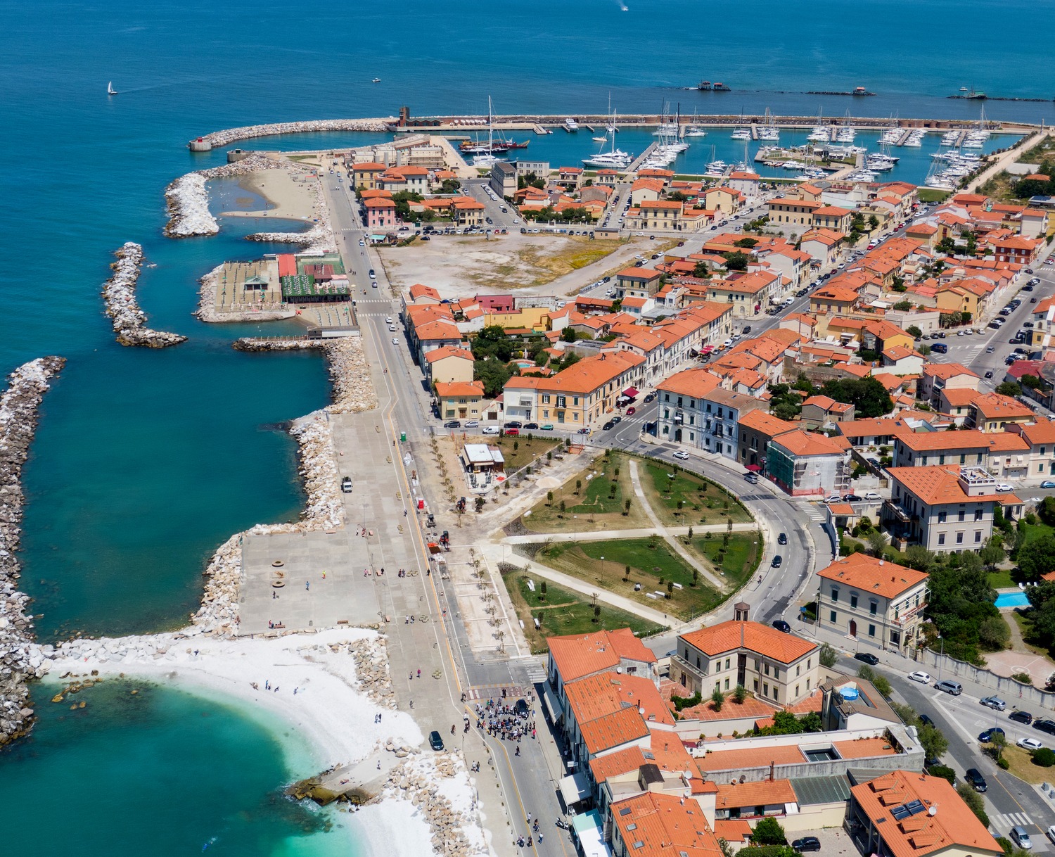 Marina di Pisa: Guida alla Scoperta della Perla del Tirreno