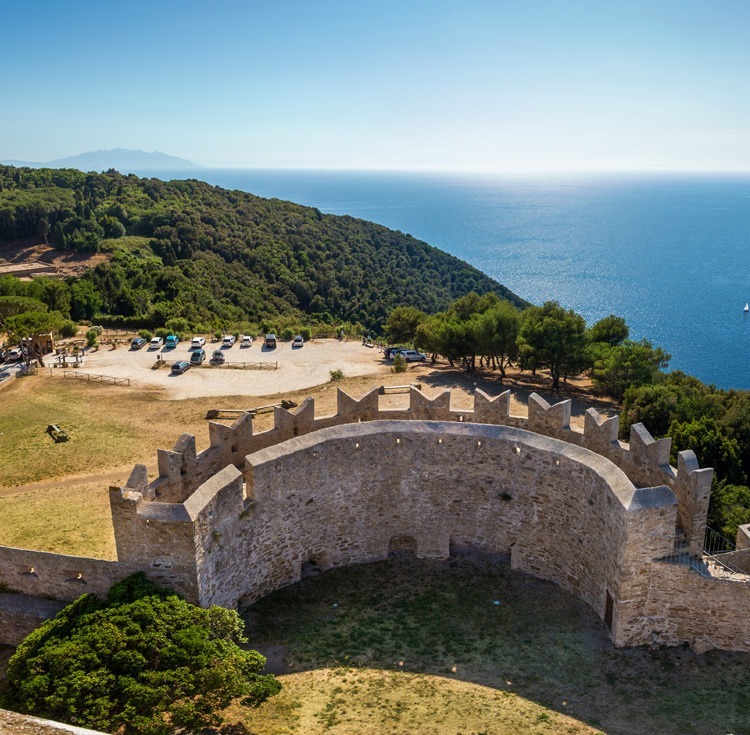 Populonia e il Golfo di Baratti: Tra Storia Etrusca e Mare da Sogno