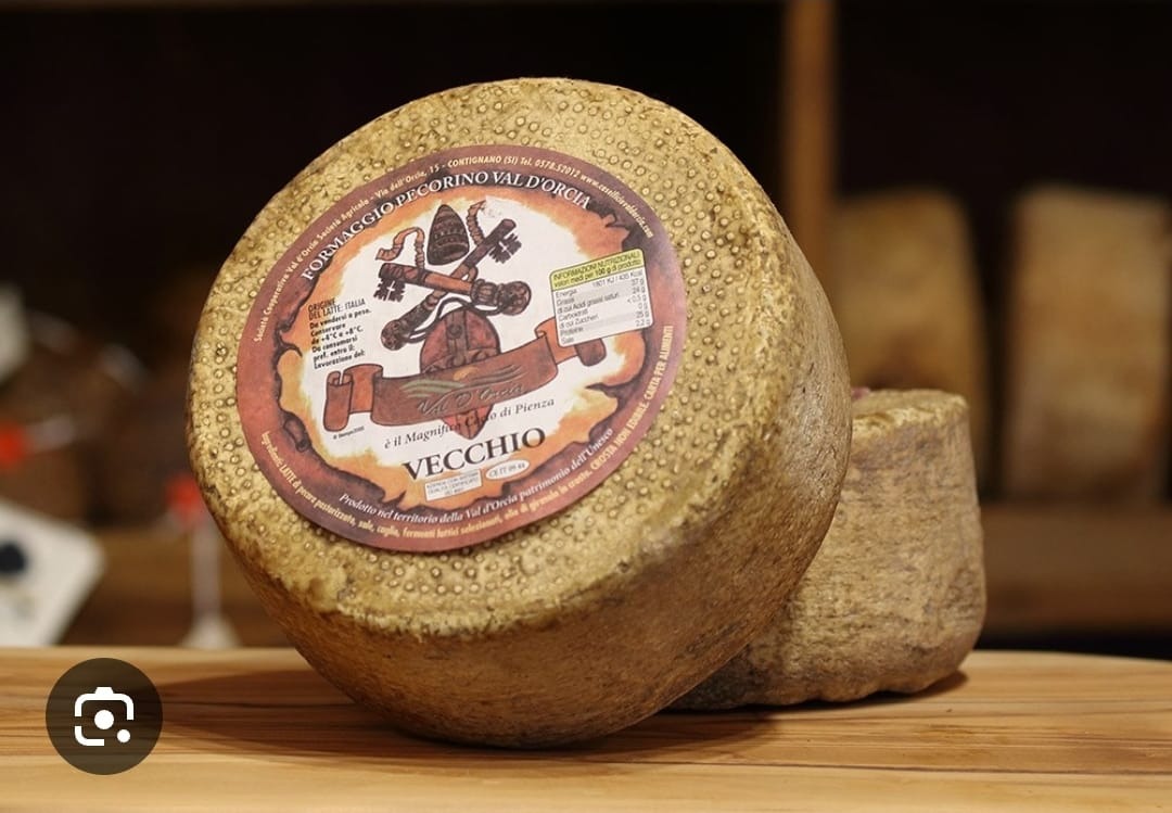 Pecorino di Pienza: Il Re d’Oro della Val d’Orcia