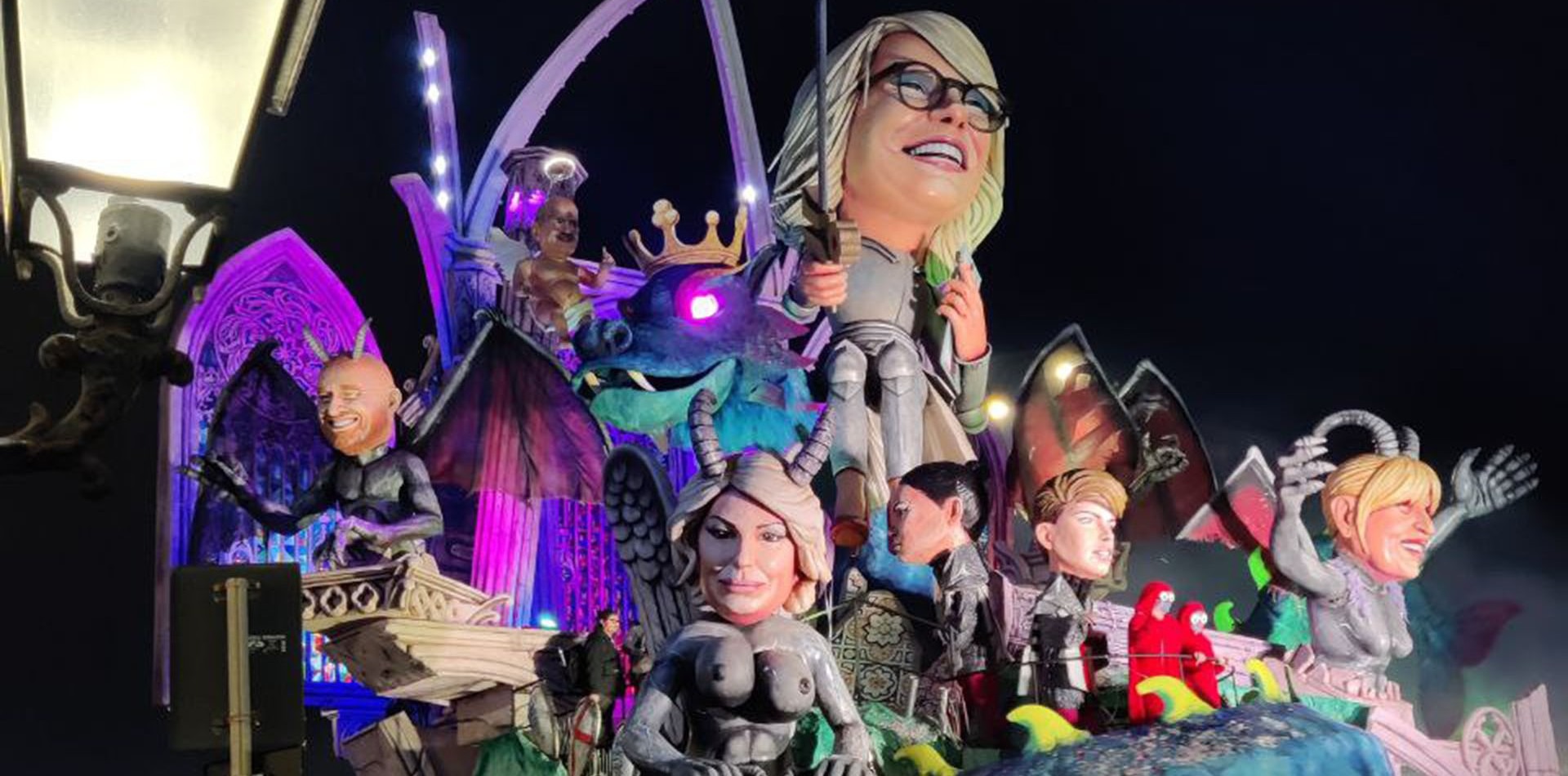 Guida ai Carnevali Storici della Toscana: Viaggio tra satire, tradizione e cartapesta