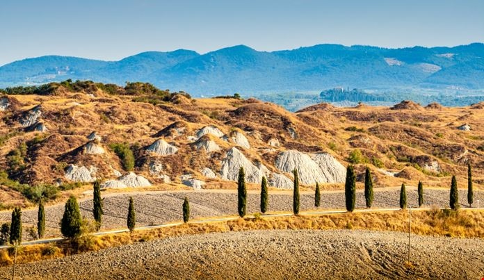 Deserto di Accona: dove la Toscana diventa paesaggio lunare (e si fa deserto)