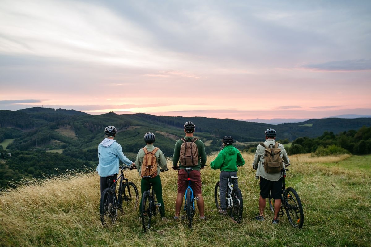 Cicloturismo nella Val di Cecina: il paradiso delle due ruote tra colline metallifere e borghi medievali