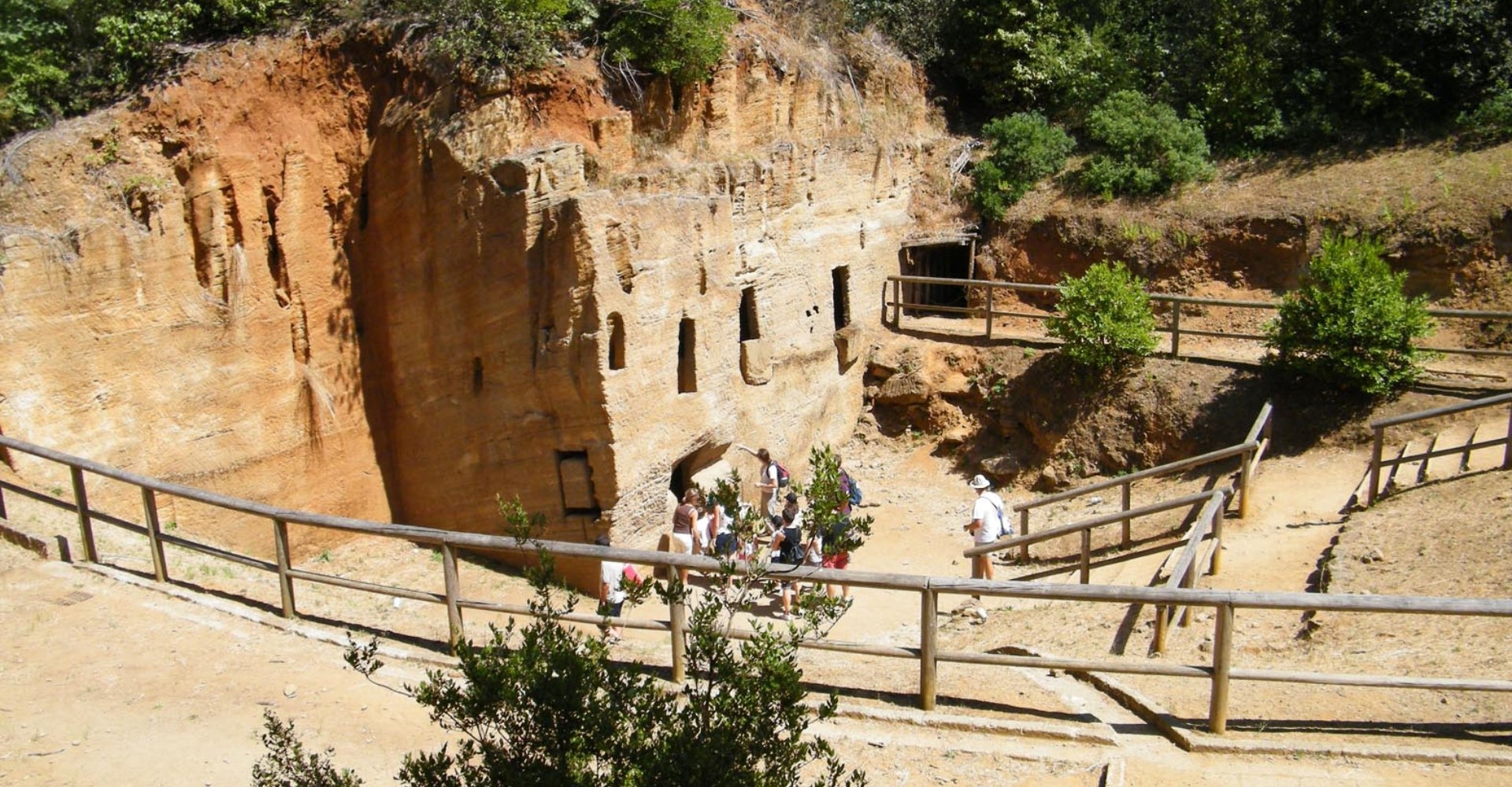 Sulle tracce degli Etruschi: itinerario di un weekend nel Golfo di Baratti e Populonia
